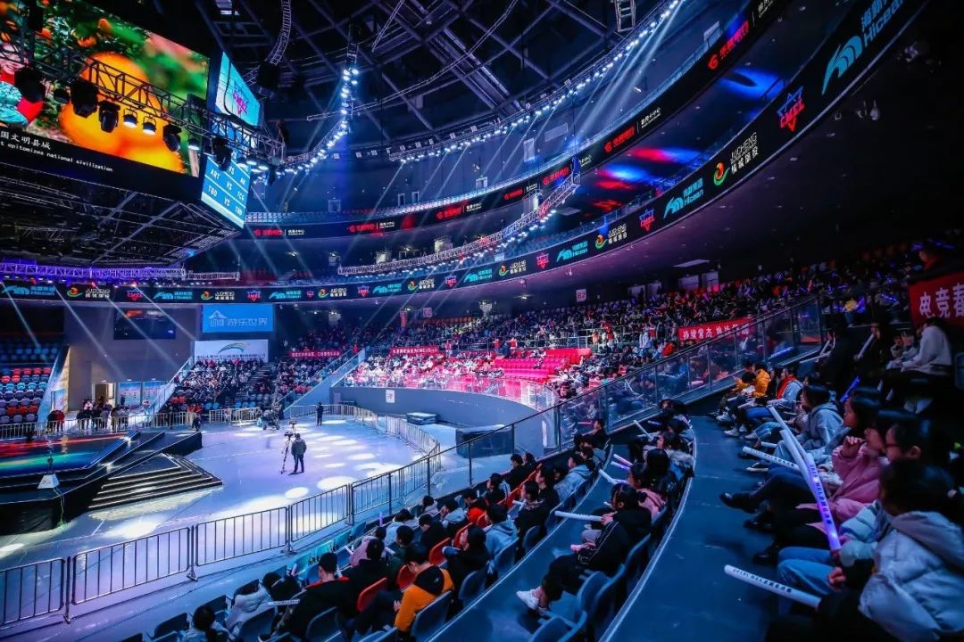 力追求三连 力追求三连