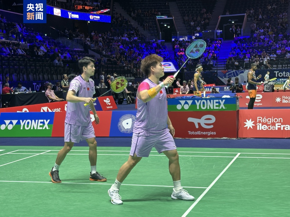 他以穩定的 他以穩定的