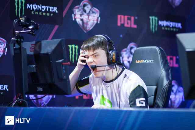 下团结正如 下团结正如